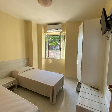 Intera Casa In Centro Storico A 800mt Dal Mare Appartement Policastro Bussentino